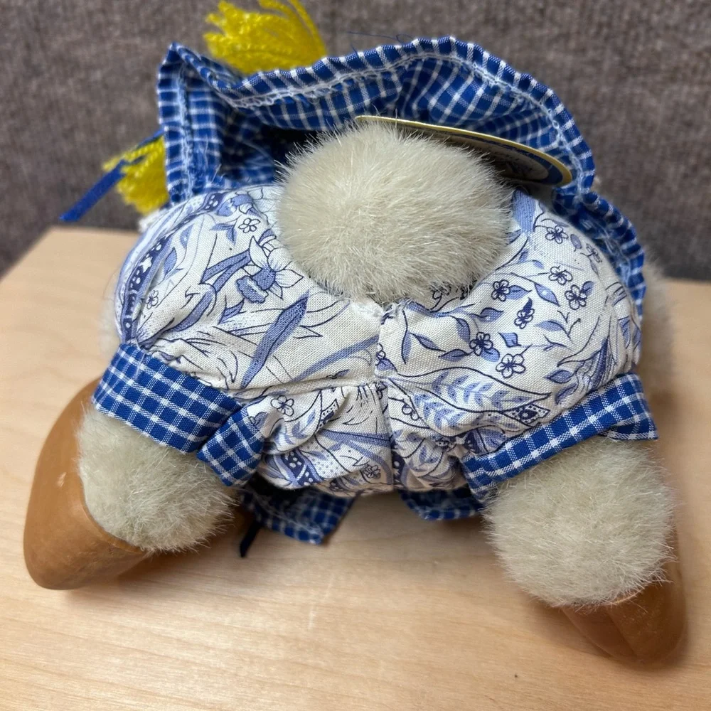HOPPY VANDERHARE Dutch‎ Treat Plush Bunny Toy Vanderbear Family.